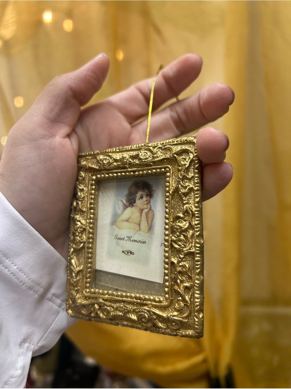 Vintage Gold Ornate Angel Frame Hanging Ornament - Unbranded